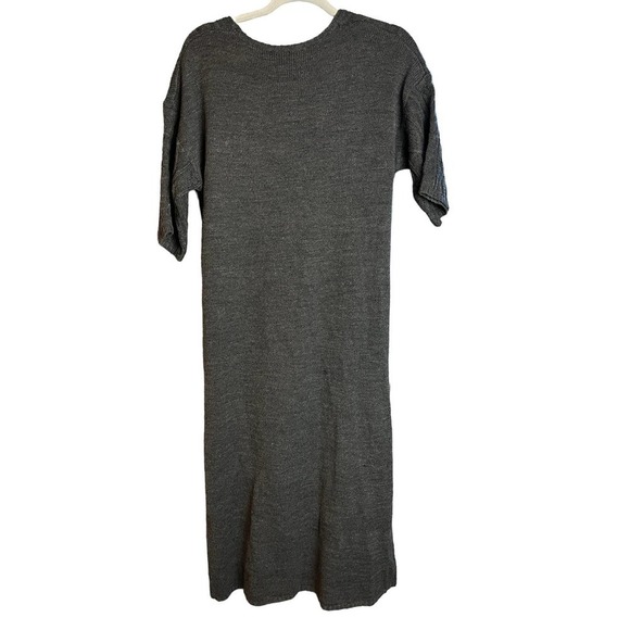 Two Very J Short Sleeve V Neck Cable Knit Sweater Dress - Picture 12 of 15